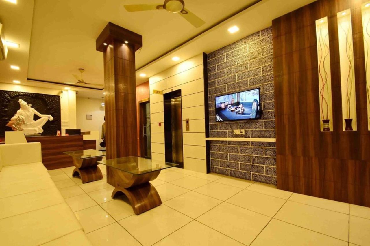 Hotel Satyug Ujaim Exterior foto